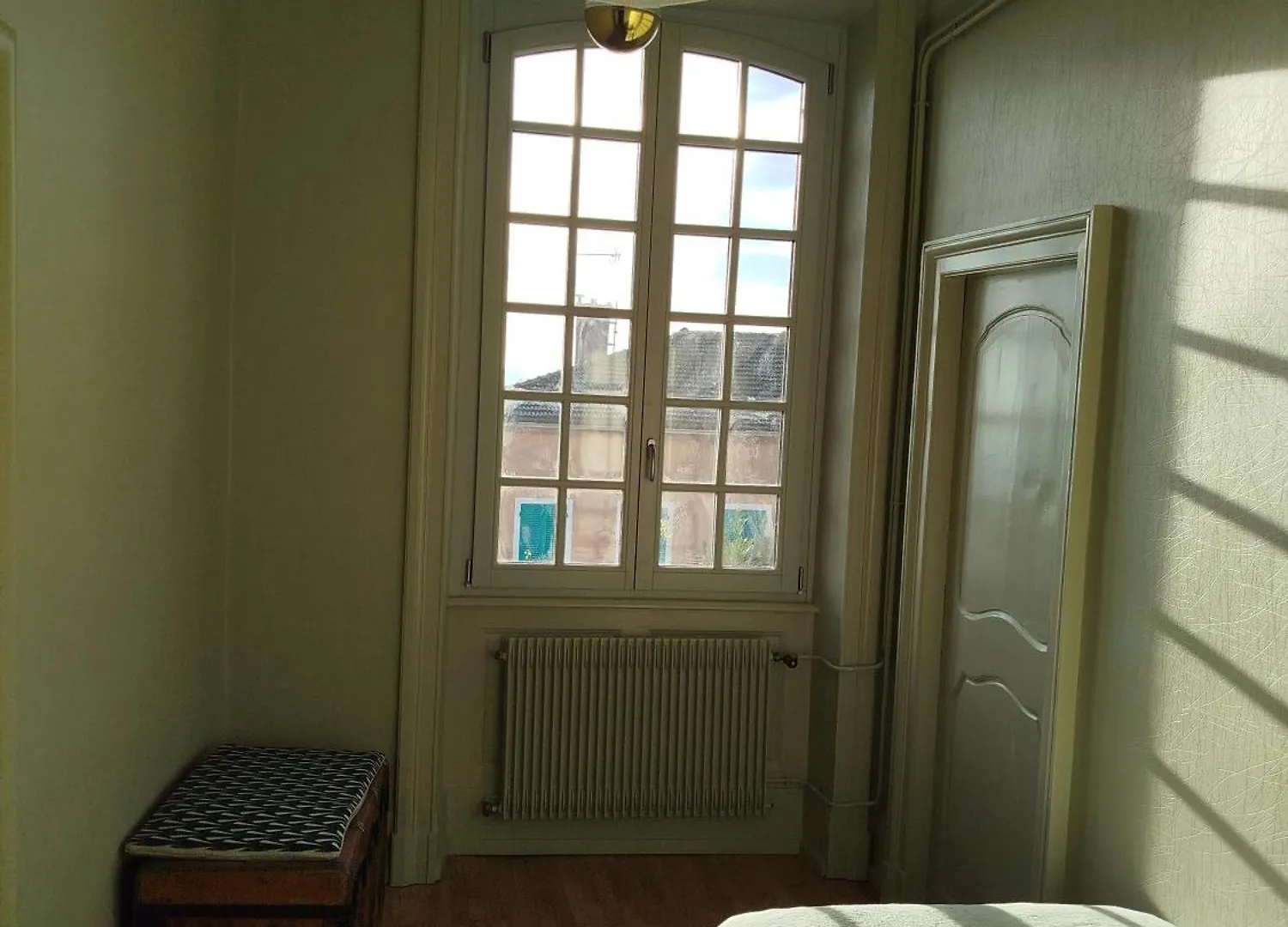 Aux Tilleuls De Renaison Guest house